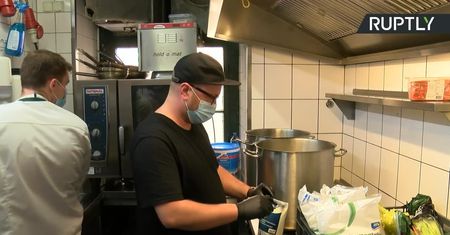 Berlińska restauracja z gwiazdką Michelin przygotowuje posiłki dla “bohaterów”