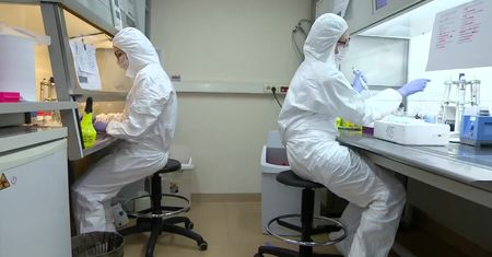 Poznańscy naukowcy stworzyli pierwszy polski test na koronawirusa – w przyszłym tygodniu powstanie do 150 tys. sztuk