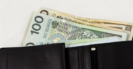44 proc. firm ma kłopot z terminowym płaceniem faktur; szukają pieniędzy w internecie