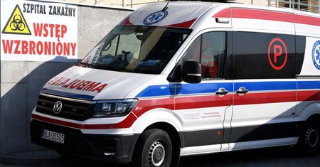 W związku z koronawirusem 2,5 tys. hospitalizowanych; 487 osób wyzdrowiało