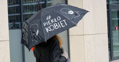Warszawa: po “strajku kobiet” mandaty, wnioski o ukaranie lub pouczenia dla 24 osób