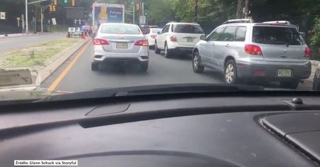 Gigantyczna kolejka do food drive w New Jersey. Rozdano pięć ton żywności