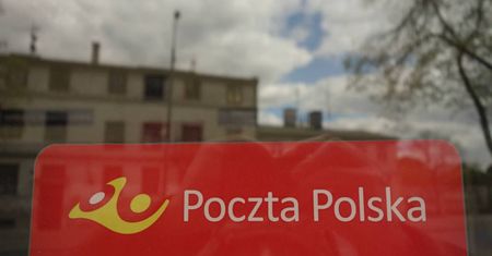 Poczta Polska: 83 tys. paczek ze środkami ochrony osobistej trafiło do medyków