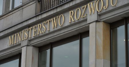 Resort rozwoju ostrzega: oszuści proponują “specjalne vouchery urlopowe”