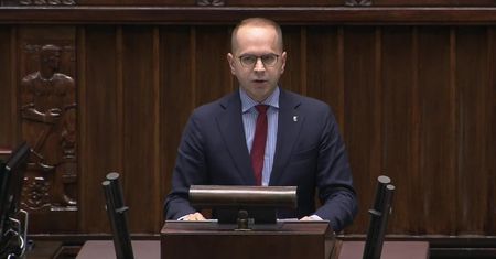 „Wzięto w zastaw życie i zdrowie Polek i Polaków”. Pytania o respiratory zakupione przez Ministerstwo Zdrowia