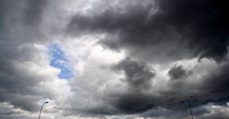 IMGW ostrzega przed burzami z gradem na południowym wschodzie kraju