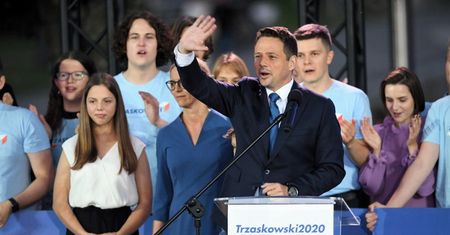 Trzaskowski wygrał w dziewięciu województwach, Duda w siedmiu