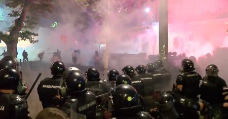 Antyrządowe zamieszki w Belgradzie. Policja użyła gazu łzawiącego
