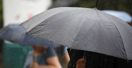 IMGW: silny wiatr i burze w dwóch województwach