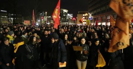 Protesty przeciwko skrajnie prawicowej partii Alternatywa dla Niemiec po strzelaninie w Hanau