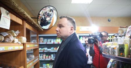 Kantar: 45 proc. badanych zadowolonych z pracy prezydenta, 44 proc. – z pracy premiera