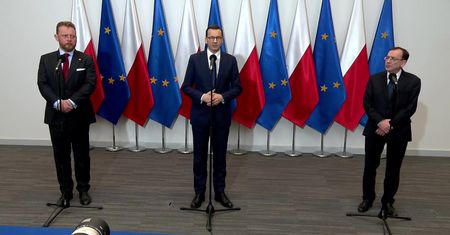 W Polsce działają już dwa laboratoria badające koronawirusa, a uruchamianych jest sześć kolejnych