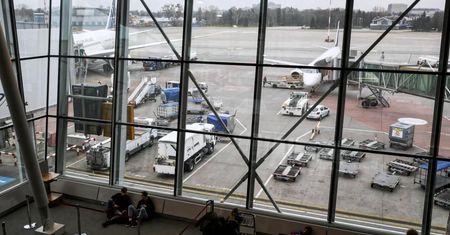 Międzylądowanie dwóch samolotów z Chin na warszawskim lotnisku Chopina