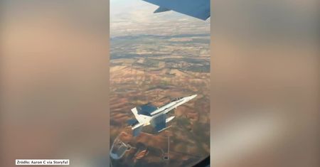 Awaryjne lądowanie Boeinga w Madrycie po uszkodzeniu silnika. Maszynę eskortował myśliwiec F-18