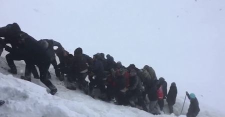 Tragiczne lawiny w Turcji. Zginęło 38 osób, większość ofiar to ratownicy
