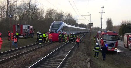 Nie żyje 85-letni kierowca, która wjechał prosto pod podciąg