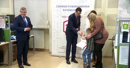 6-letni Rafał z Rybnika uratował mamę, która straciła przytomność. Nagrodził go premier M. Morawiecki
