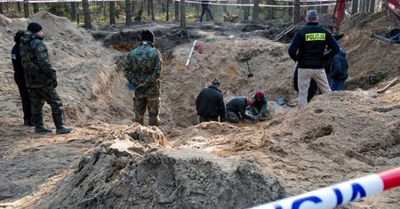 Cztery szkielety w miejscu zestrzelonego 75 lat temu samolotu