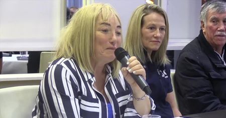 Zmiana płci, nieudana próba próba samobójcza i… powrót do boksu. Były promotor Lennoksa Lewisa wraca jako kobieta.
