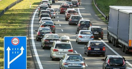 UE: wchodzą w życie przepisy o wyposażeniu aut w systemy bezpieczeństwa