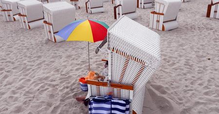 Fake A Vacation pozwala udawać, że jesteś na wakacjach, choć siedzisz w domu