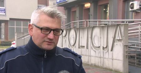 Policjanci z Będzina zatrzymali mężczyznę, który w ciągu roku dokonał ponad 30 przestępstw. Wpadł przez tatuaż