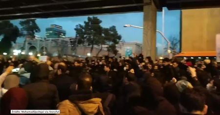 Antyrządowe protesty w Iranie. Tłum domagał się rozliczenia winnych zestrzelenia samolotu pasażerskiego
