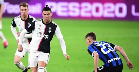 Trzech piłkarzy Juventusu zakażonych koronawirusem. Szczęsny i Ronaldo są zdrowi