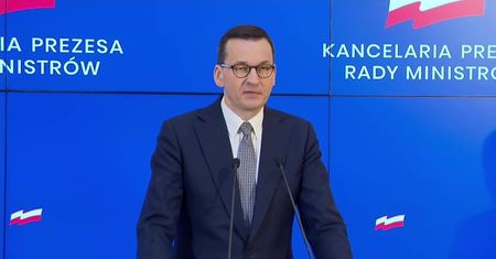 Premier: Podjęliśmy decyzję o odwołaniu wszystkich imprez masowych