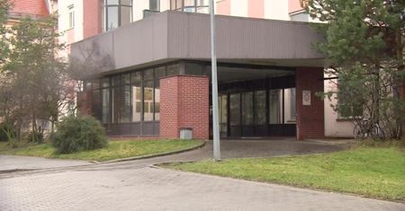 Kolejny przypadek koronawirusa we Wrocławiu. Oddziały zakaźne przepełnione, pacjenci internistyczni są przewożeni do innych placówek