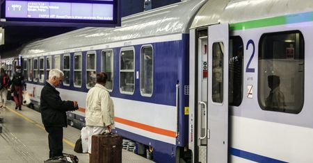 Od piątku wstrzymany ruch pociągów na granicy polsko-słowackiej, od soboty na granicy polsko-czeskiej