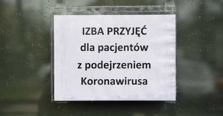 Strona pacjent.gov.pl obala mity o koronawirusie i wyjaśnia, czym jest COVID-19