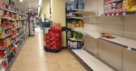 Puste półki w berlińskich sklepach. W stolicy Niemiec brakuje papieru toaletowego