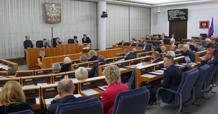 Senat bez poprawek do ustawy ws. koronawirusa