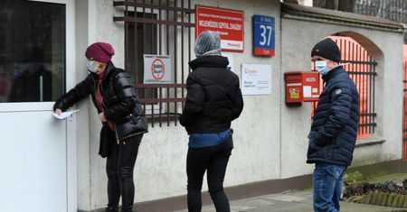 MZ: 146 osób hospitalizowanych, 1548 w kwarantannie domowej, 6409 pod nadzorem sanepidu