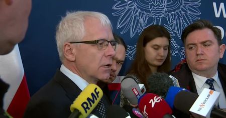 Koronawirus SARS-CoV-2 niegroźny dla dzieci, ale mogą go one przenosić