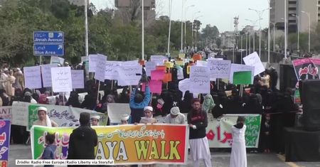 Islamiści obrzucili feministki kamieniami podczas demonstracji w Pakistanie. Siedem osób zostało rannych