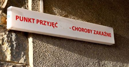 W Polsce bez potwierdzenia zakażenia koronawirusem; mniej osób hospitalizowanych