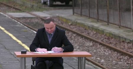 Na dworcu w Końskich prezydent podpisał ustawę Kolej Plus. 6,5 mld zł na modernizację