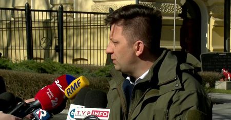 Liczba osób poddanych kwarantannie może wynieść nawet 100 tys. Patrole policji będą wzmocnione przez wojsko
