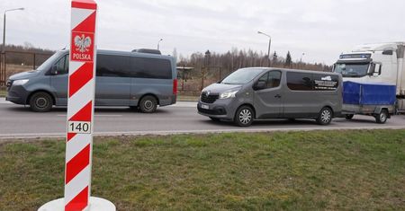 MSWiA: zapadła decyzja o otwarciu kolejnych przejść granicznych