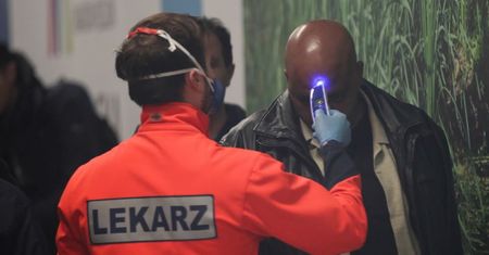 ULC: Polacy mogą wracać do kraju samolotami czarterowymi