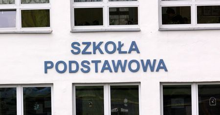 134 placówki oświatowe pracują w trybie mieszanym, a 43 w zdalnym