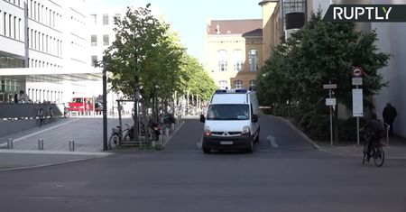 Aleksiej Nawalny wybudzony ze śpiączki