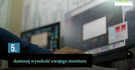 Siedzenie przed komputerem nie sprzyja naszemu zdrowiu. 7 rad na ból karku, szyi i ramion