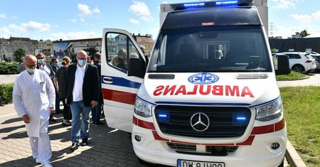 Karetka wyposażona w ECMO dla szpitala klinicznego we Wrocławiu