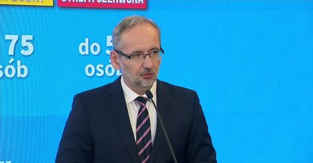 Mniej gości na weselach i obowiązek noszenia maseczek strefach żółtych. Ministerstwo Zdrowia zapowiedziało nowe obostrzenia