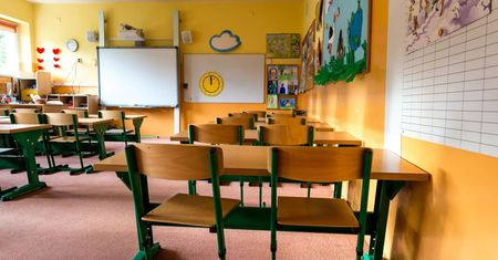 185 placówek oświatowych pracuje w trybie mieszanym, 68 w zdalnym