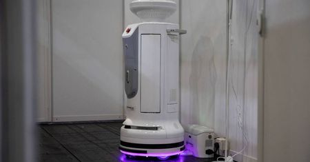 W Japonii firma produkuje lampę UV, która zabija koronawirusa