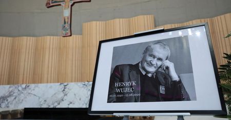 Henryk Wujec spoczął w Alei Zasłużonych na Cmentarzu Wojskowym na Powązkach